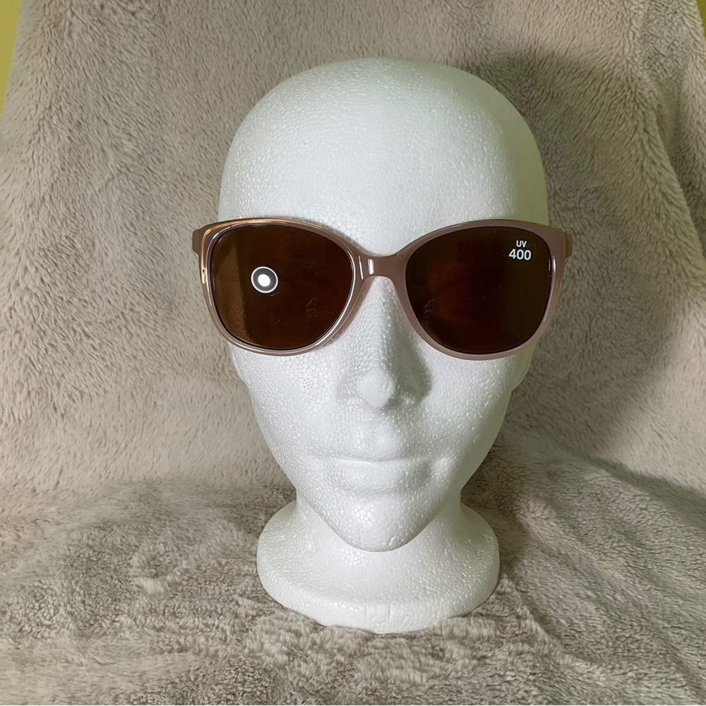 Cute Taupe Sunnies.